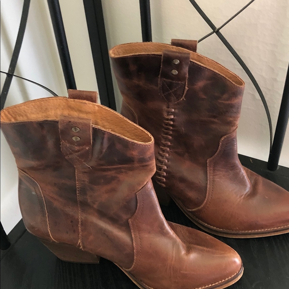 Women's musse & cloud western Brown Leather Western Ankle Boots - Picture 2 of 9